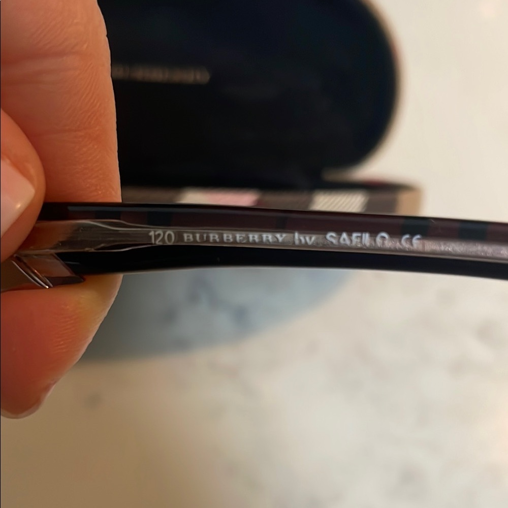 Burberry Women's Red Sunglasses - Picture 7 of 9